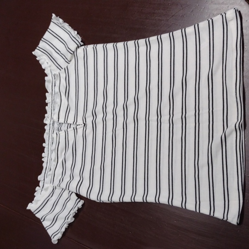 Chic Black and White Ruffled Short Sleeve Blouse Y2K, Casual , Collegiate.